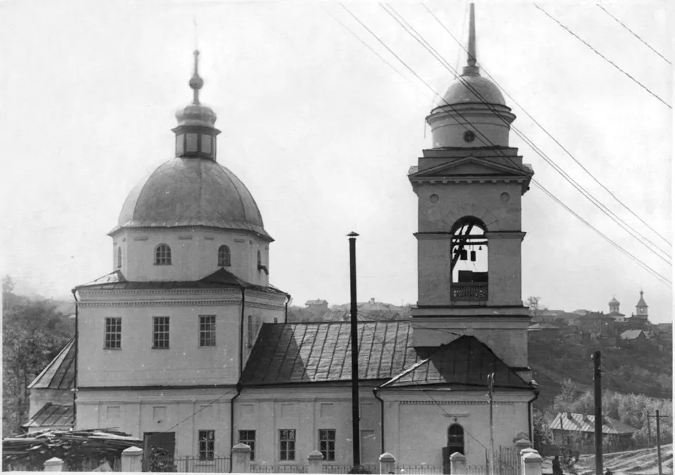 Покровская церковь, вновь открытая для верующих в 1957 году (была закрыта в 1941-м)